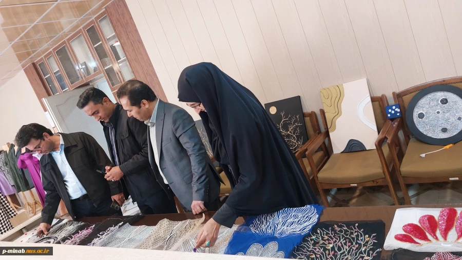 بازدید از نمایشگاه آثار و دستاوردهای دانشجویان رشته طراحی و دوخت 4