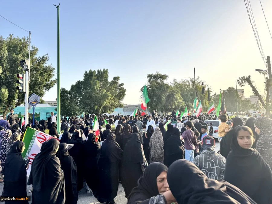 برگزاری مراسم علم گردانی در اربعین رهبر شهید و شهدای دانش آموز مدرسه شجره طیبه میناب 4